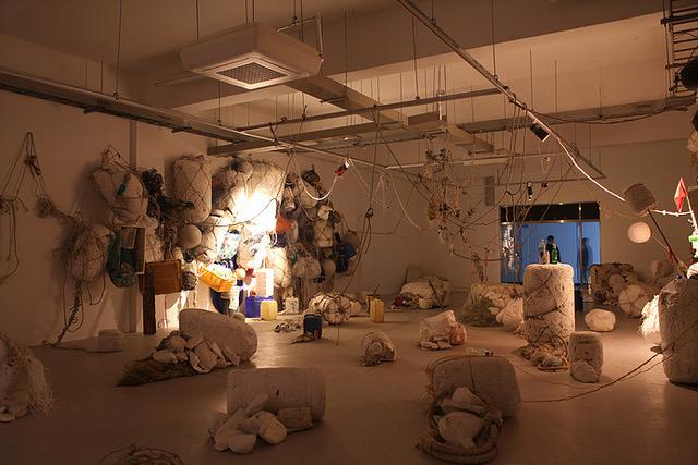 ©Yangkura: made by ocean trash, kinetic performance, south korea 2015